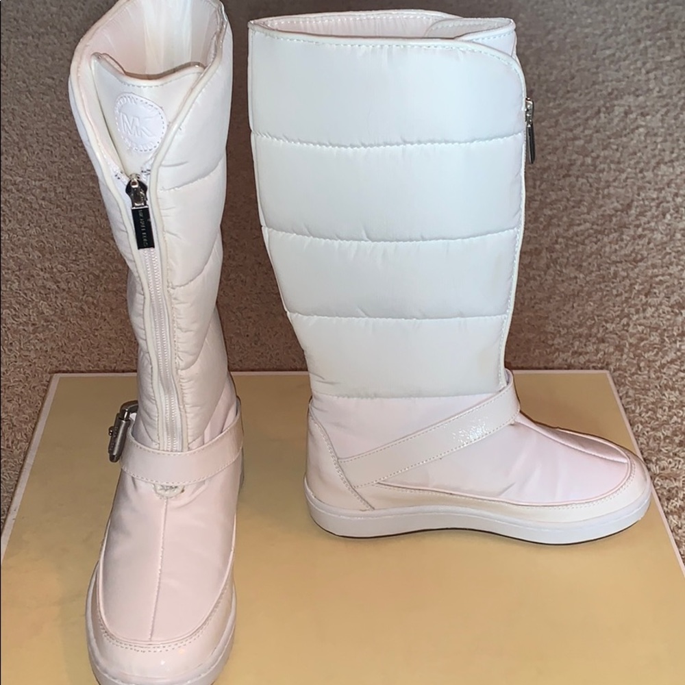 Michael Kors Bellport Belted White Winter Boot